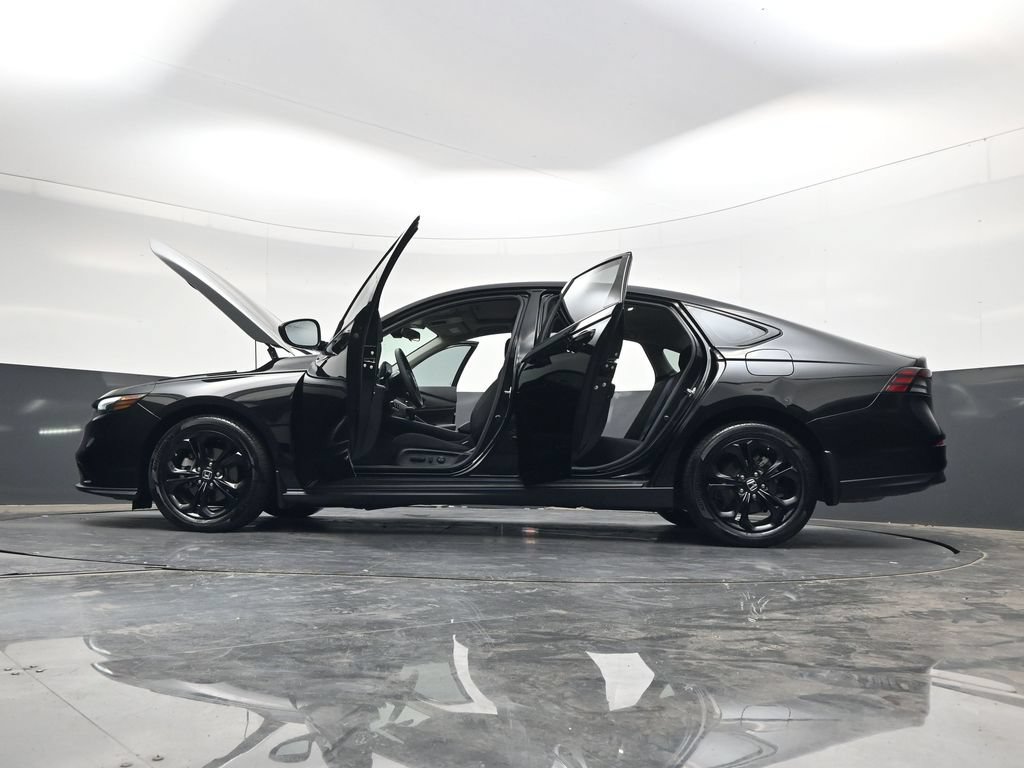 Certified 2025 Honda Accord SE image 39