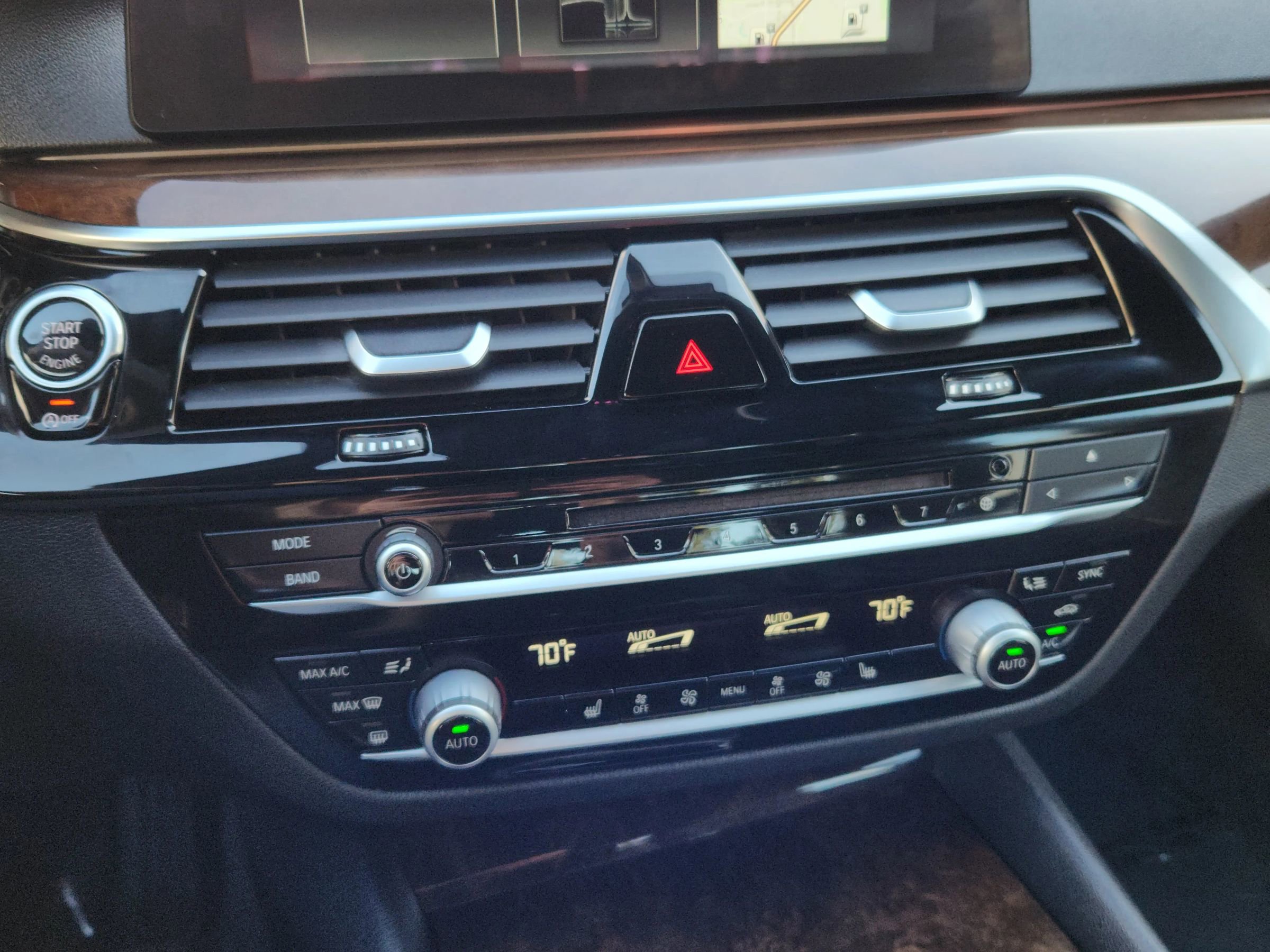 Used 2018 BMW 530i xDrive w/ Premium Package image 14