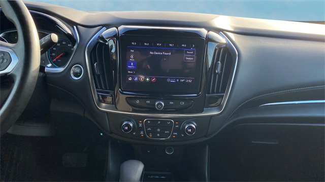 Used 2023 Chevrolet Traverse LT image 10