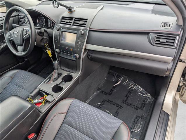 Used 2015 Toyota Camry SE w/ Moonroof Package image 20