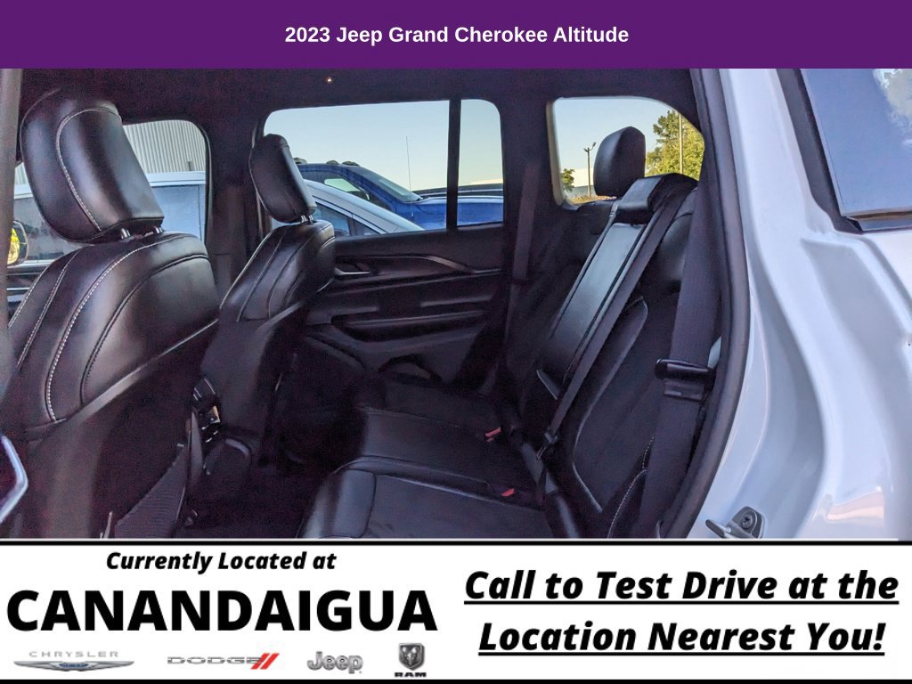 Used 2023 Jeep Grand Cherokee Altitude AWD/4WD image 12