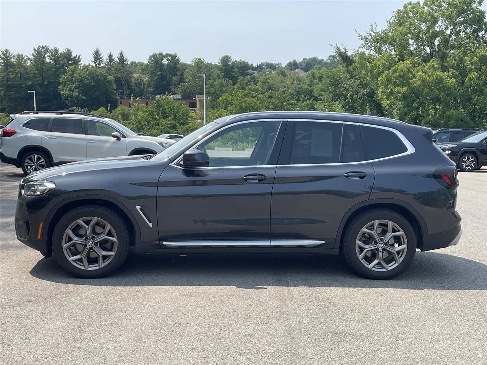 Used 2022 BMW X3 xDrive30i w/ Premium Package 2 (ZPA) AWD/4WD image 2