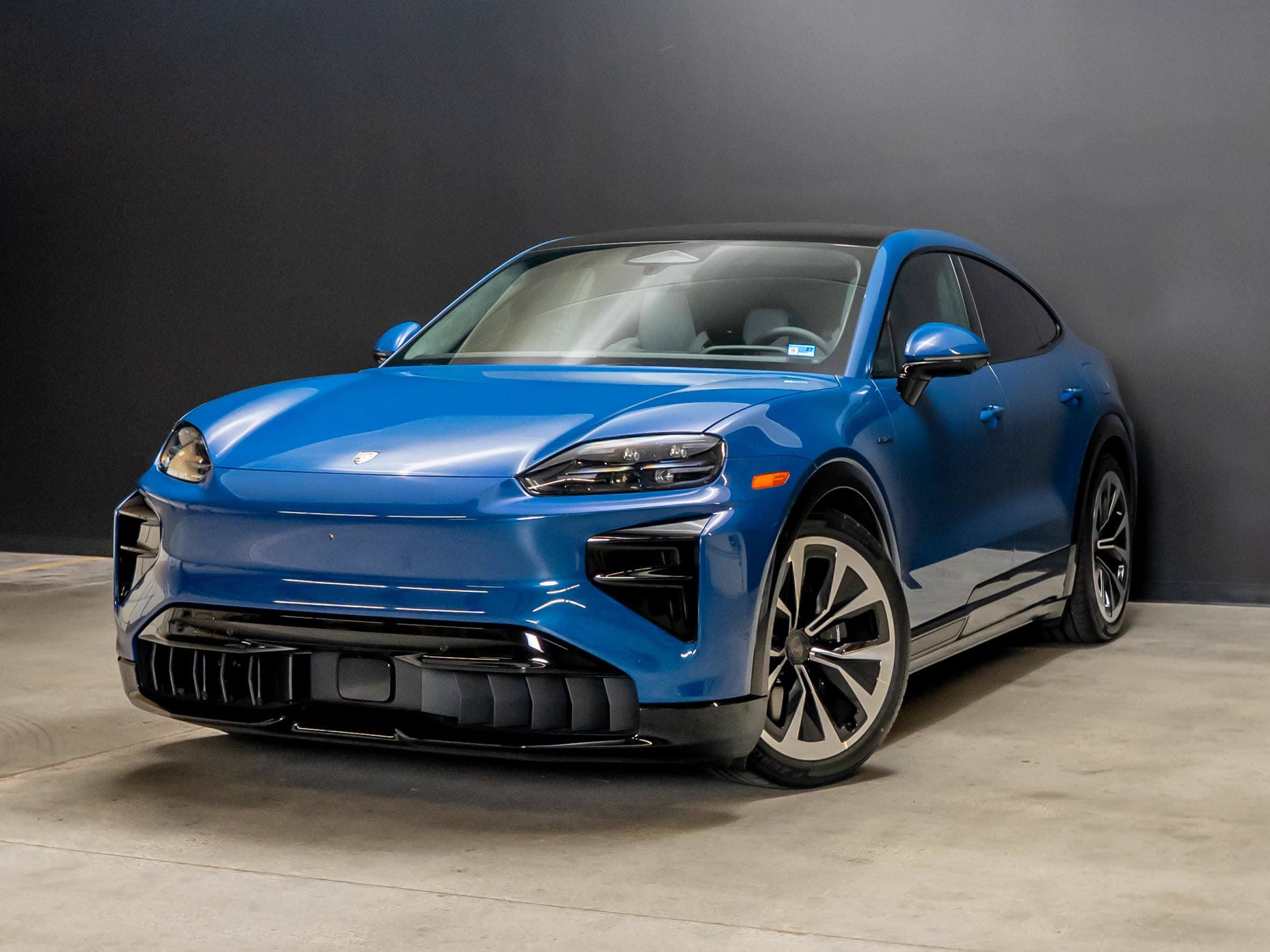 New 2026 Porsche Cayenne Turbo AWD/4WD image 1