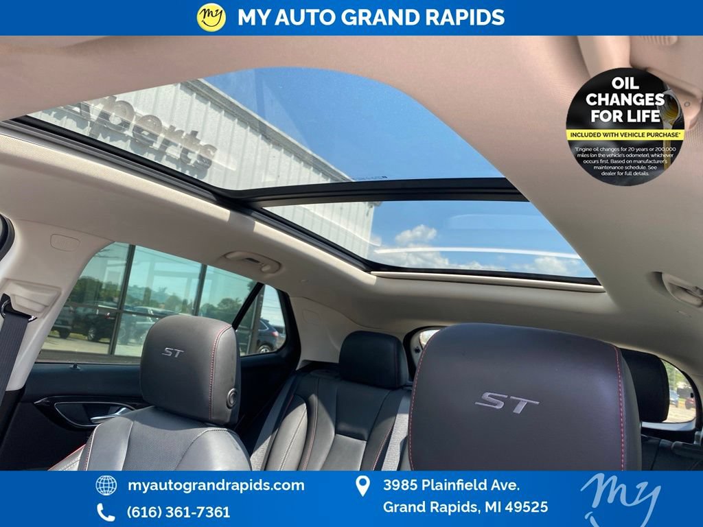 Used 2023 Buick Envision Essence w/ Sport Touring Package AWD/4WD image 17