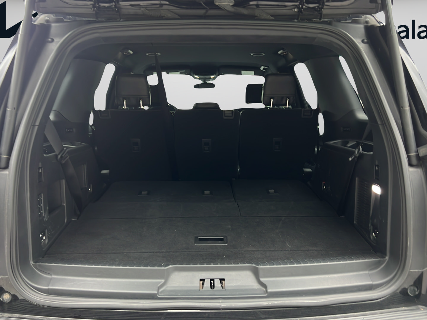Used 2018 Ford Expedition XLT w/ Equipment Group 202A RWD image 9