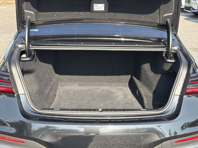 Used 2022 BMW M760i xDrive AWD/4WD image 11
