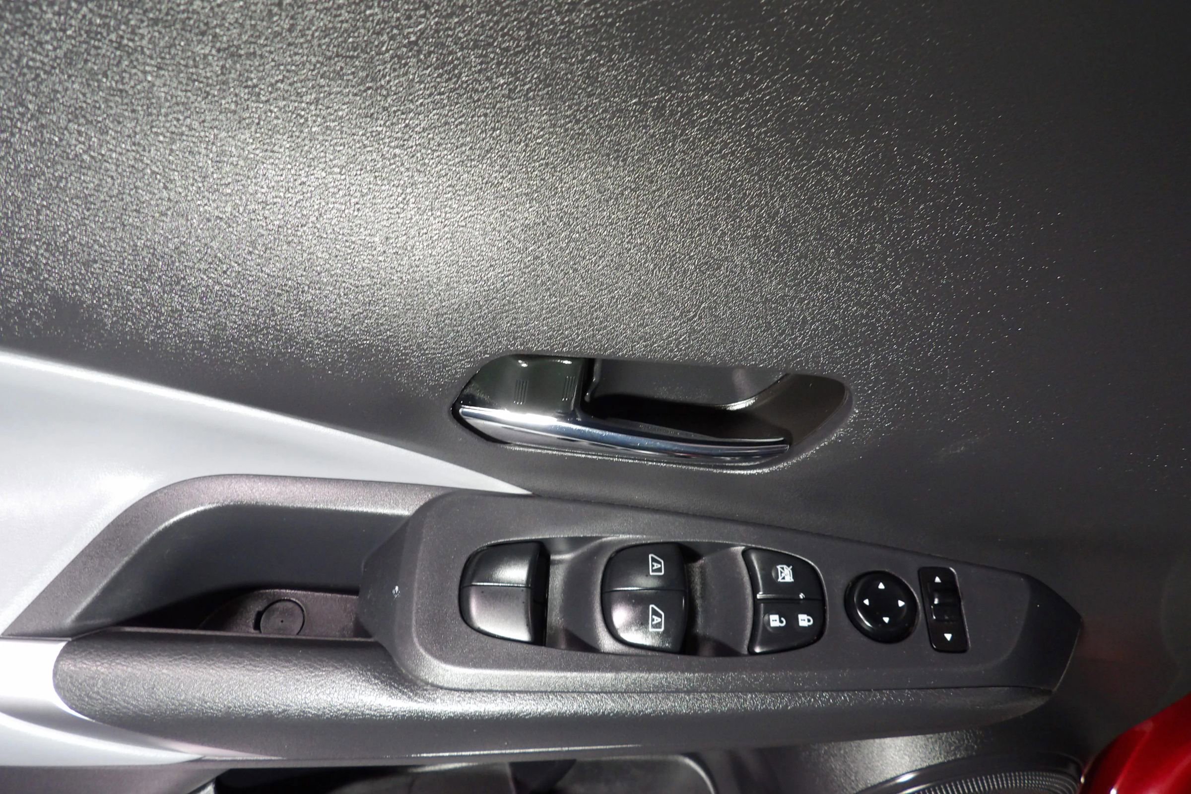 Used 2024 Nissan Kicks SR w/ SR Premium Package image 9