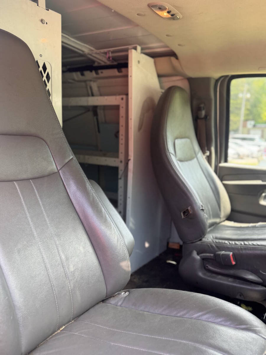 Used 2012 Chevrolet Express 1500 RWD image 17