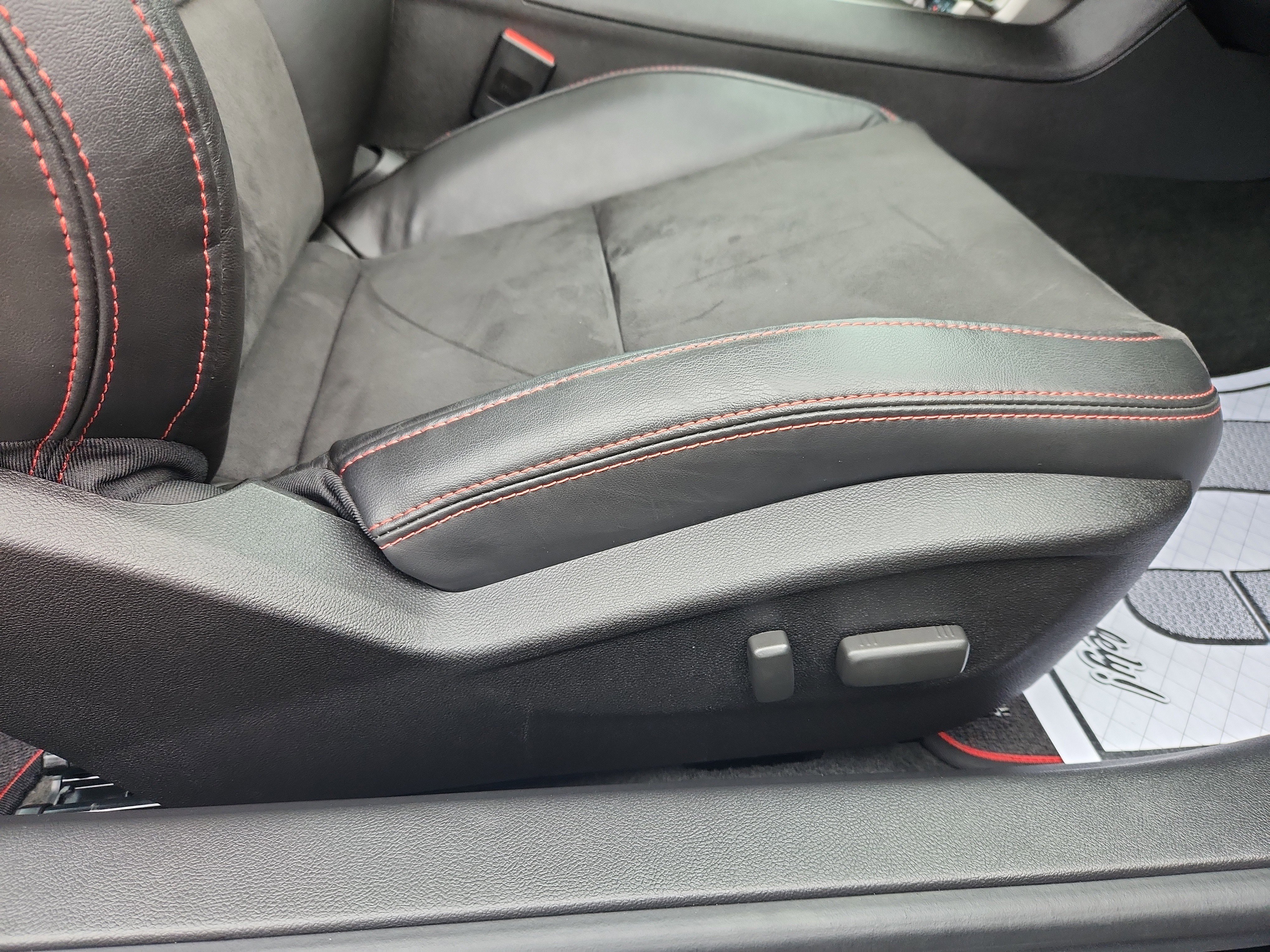 Used 2013 Chevrolet Camaro ZL1 image 41