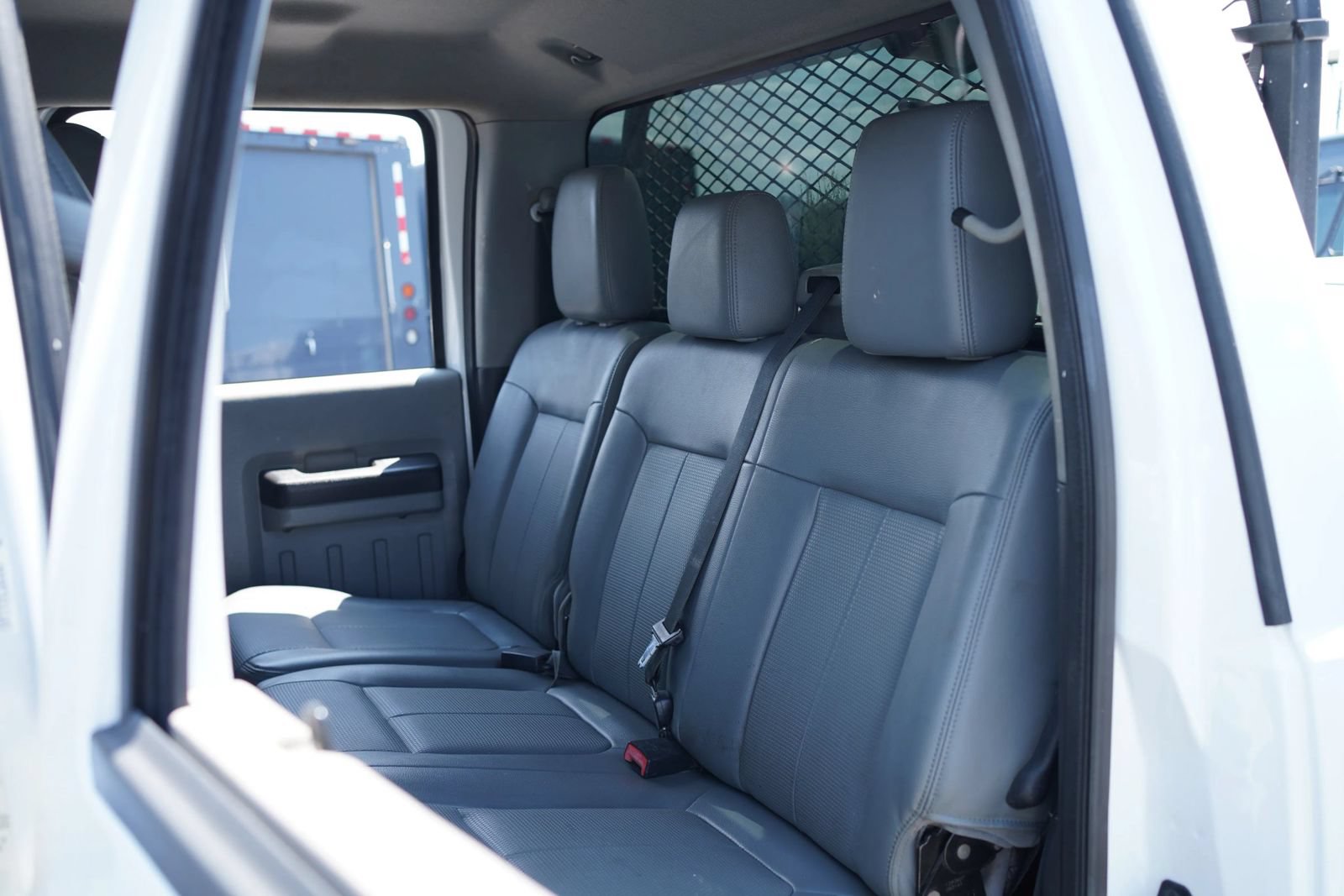 Used 2015 Ford F550 4x4 Crew Cab Super Duty image 27