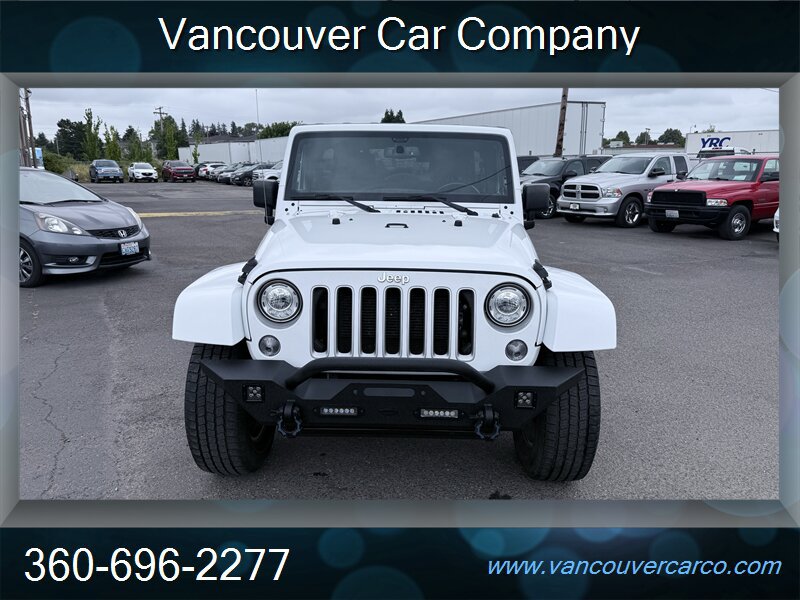 Used 2018 Jeep Wrangler Unlimited Sahara AWD/4WD image 9