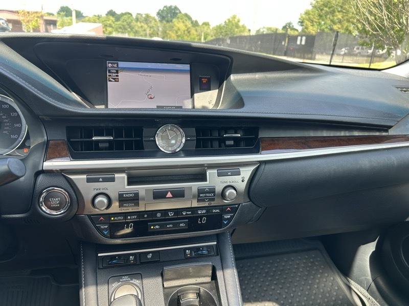 Used 2018 Lexus ES 350 w/ Navigation System Package FWD image 17