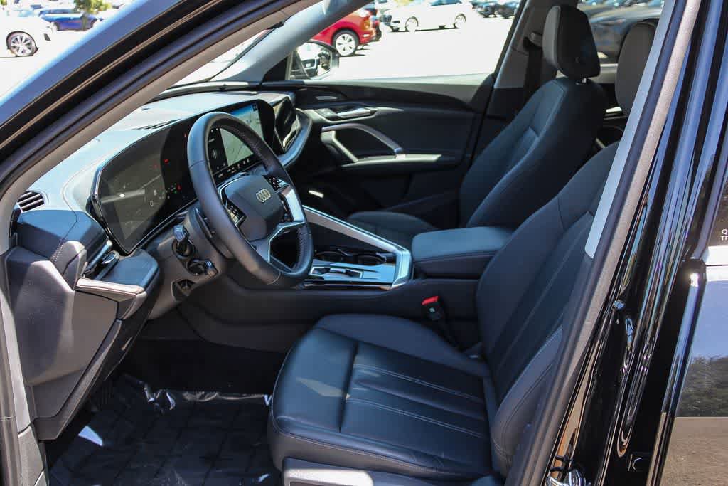 Used 2025 Audi Q5 Premium Plus w/ Premium Plus AWD/4WD image 19