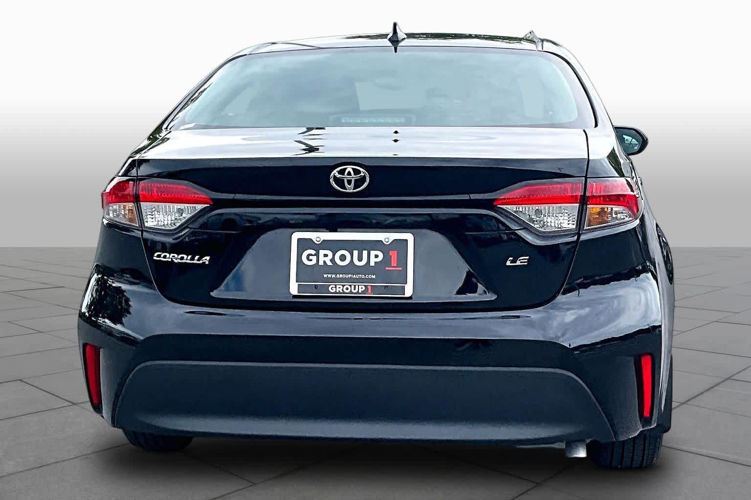 Used 2026 Toyota Corolla LE w/ LE Premium Package FWD image 5