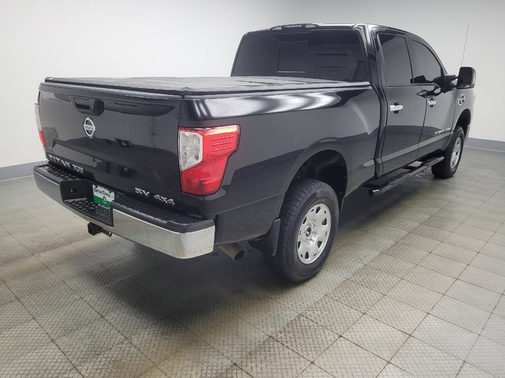 Used 2017 Nissan Titan SV image 9