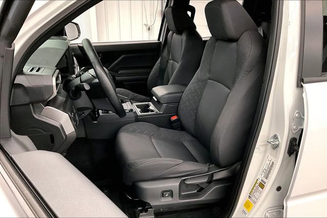 Used 2025 Toyota Tacoma SR5 AWD/4WD image 23