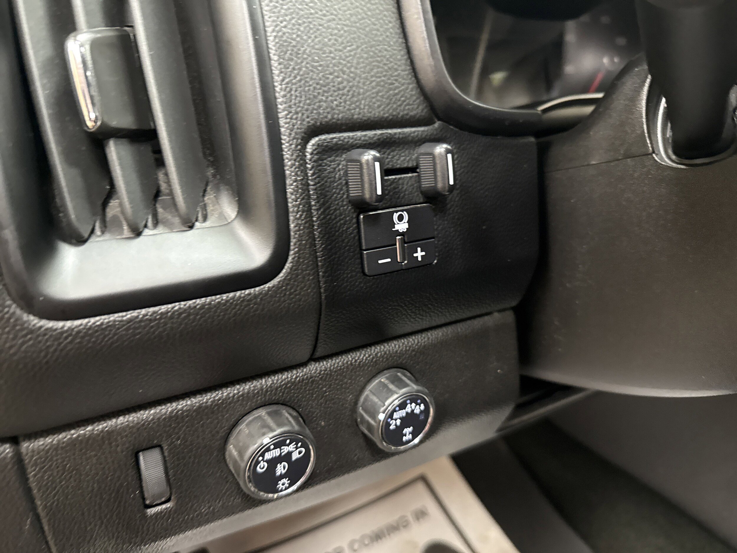 Used 2017 Chevrolet Colorado LT w/ LT Convenience Package AWD/4WD image 19