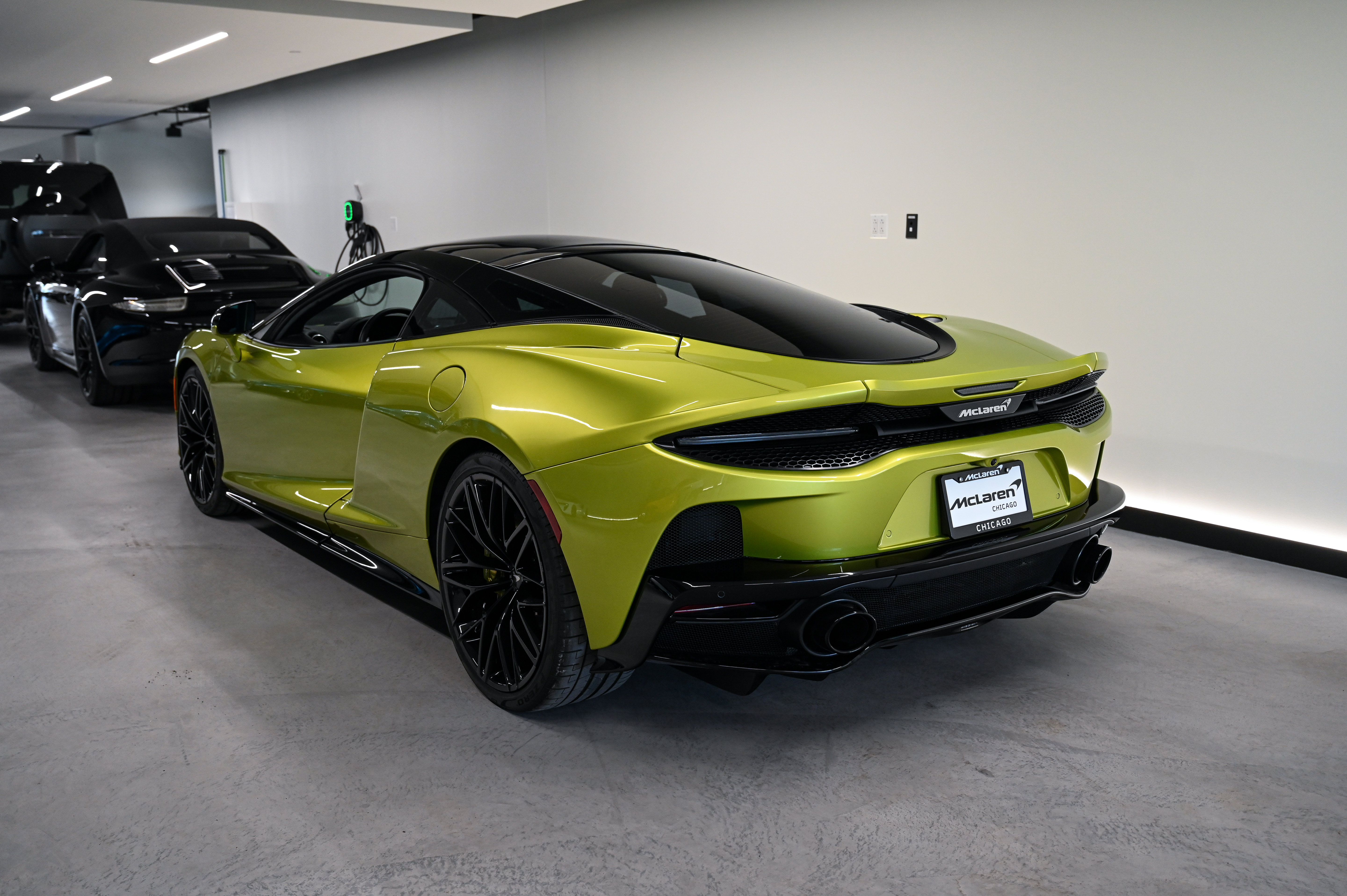 Used 2023 McLaren GT RWD image 15