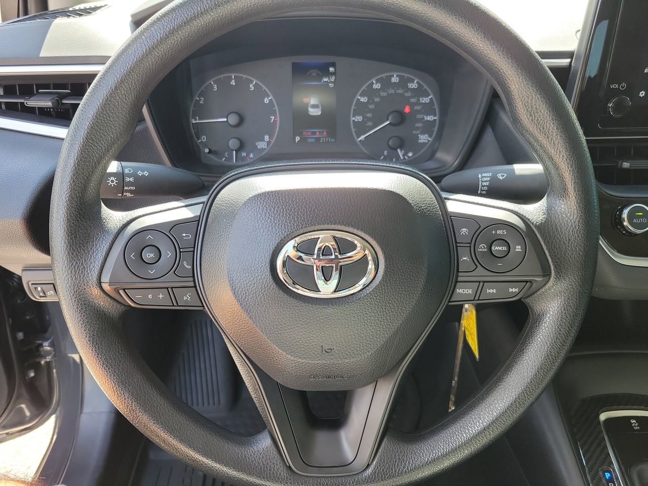 Used 2025 Toyota Corolla LE FWD image 18