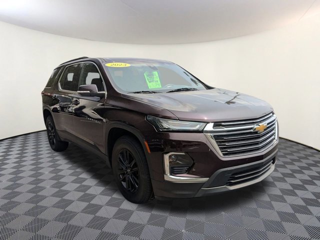 Used 2023 Chevrolet Traverse LT w/ Rear Camera Mirror Package