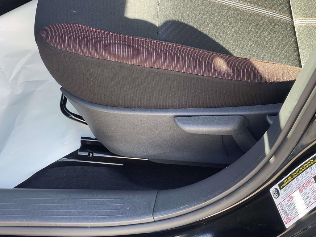 New 2025 Nissan Versa SR w/ Trunk Package image 17