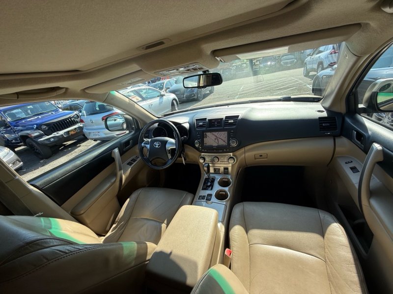 Used 2011 Toyota Highlander SE image 14