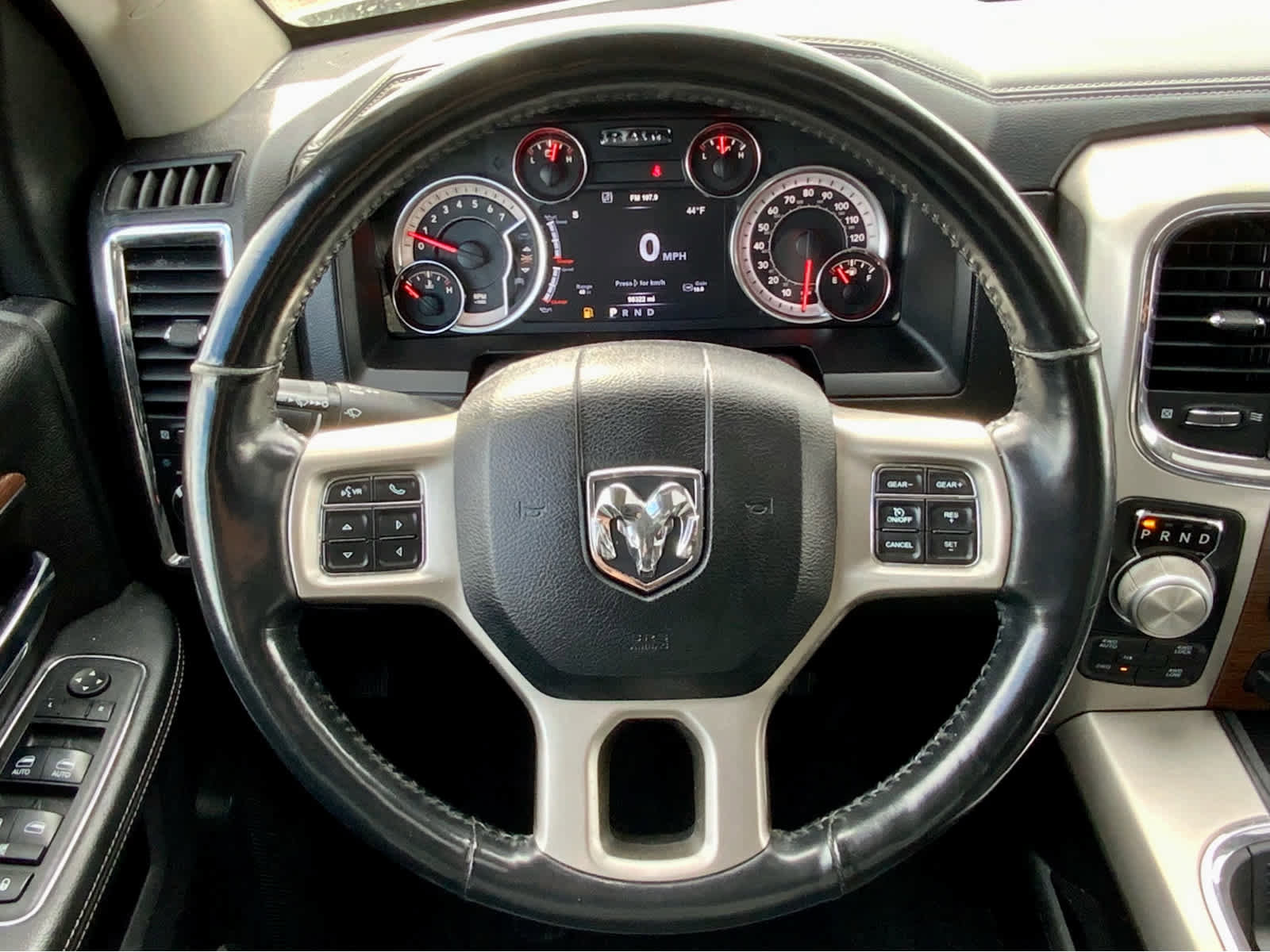 Used 2018 RAM 1500 Laramie image 37