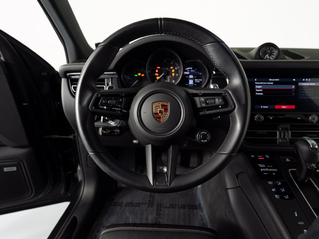 Certified 2023 Porsche Macan GTS AWD/4WD image 18