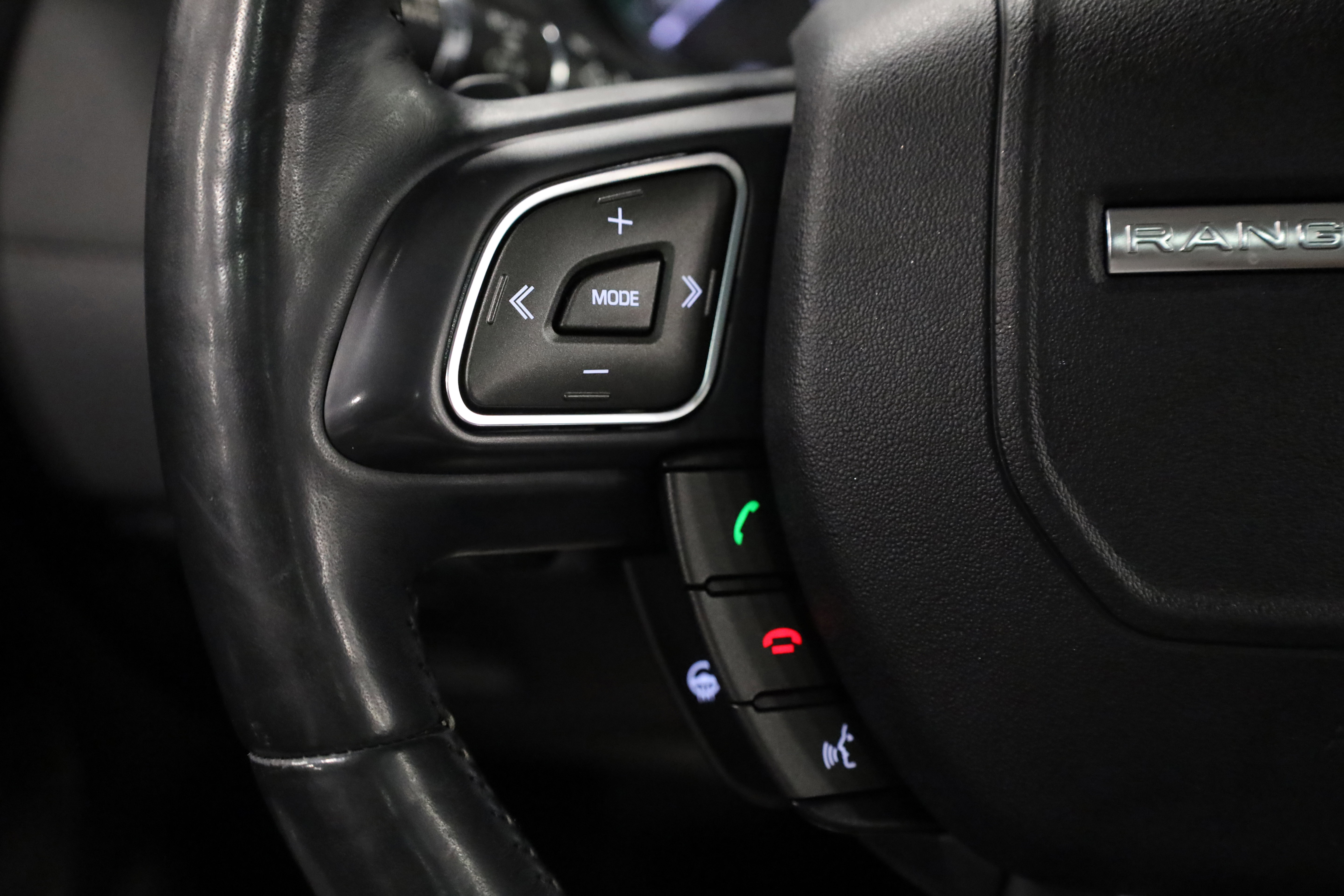 Used 2016 Land Rover Range Rover Evoque HSE image 24