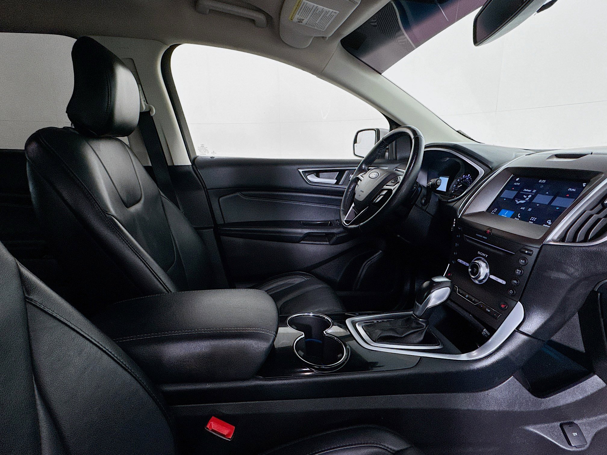 Used 2018 Ford Edge Titanium FWD image 28