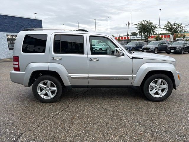 Used 2012 Jeep Liberty Limited AWD/4WD image 6