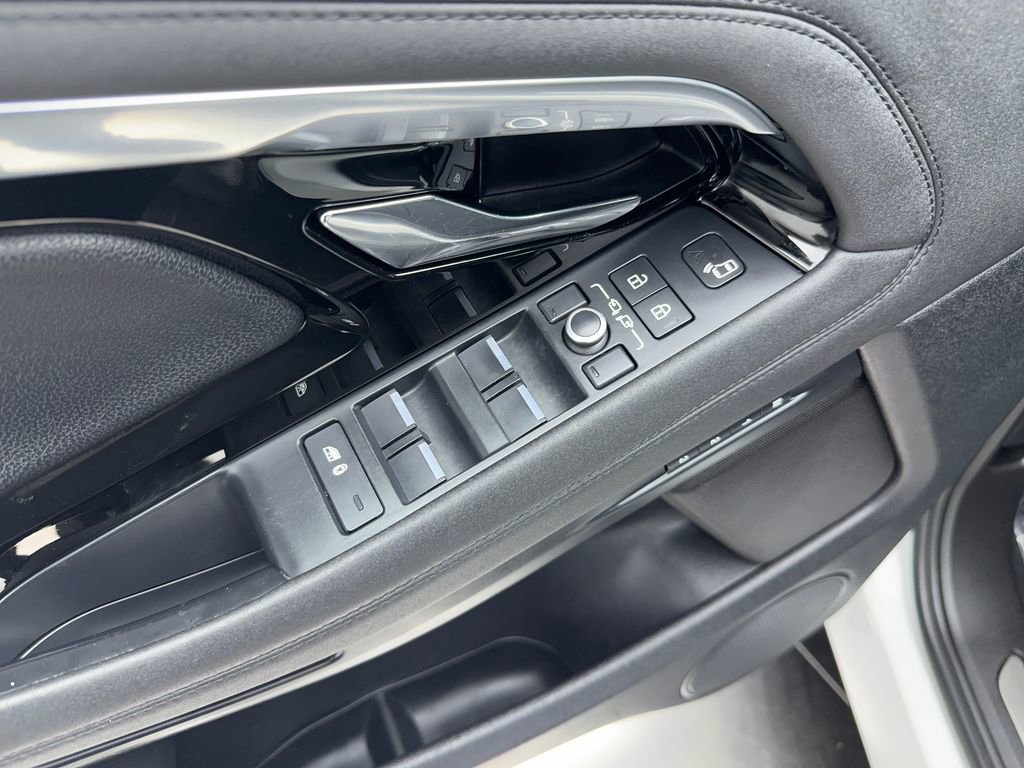 Used 2022 Land Rover Range Rover Evoque R-Dynamic S AWD/4WD image 23