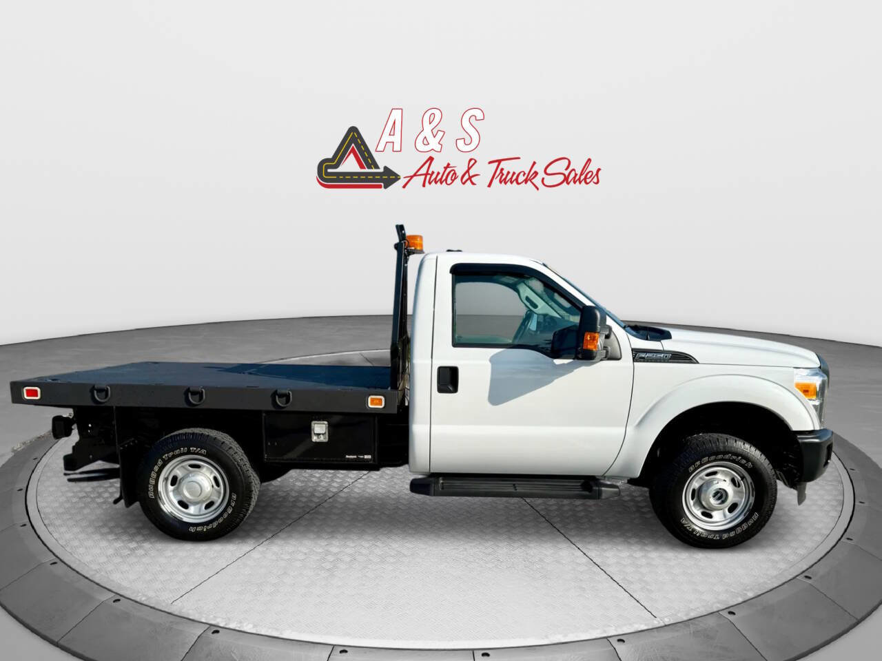 Used 2015 Ford F250 XL w/ Power Equipment Group image 4