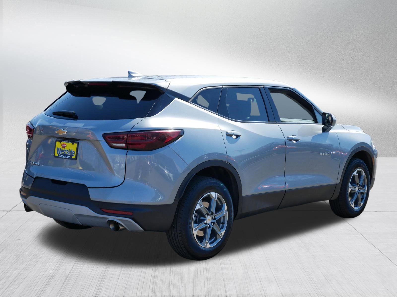 Used 2025 Chevrolet Blazer LT FWD image 7