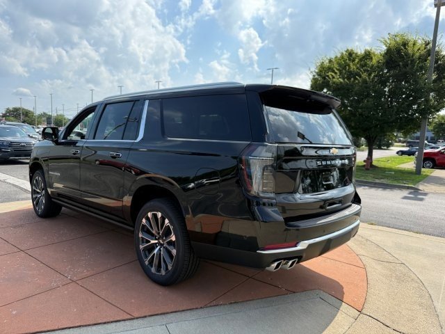 New 2025 Chevrolet Suburban High Country image 4