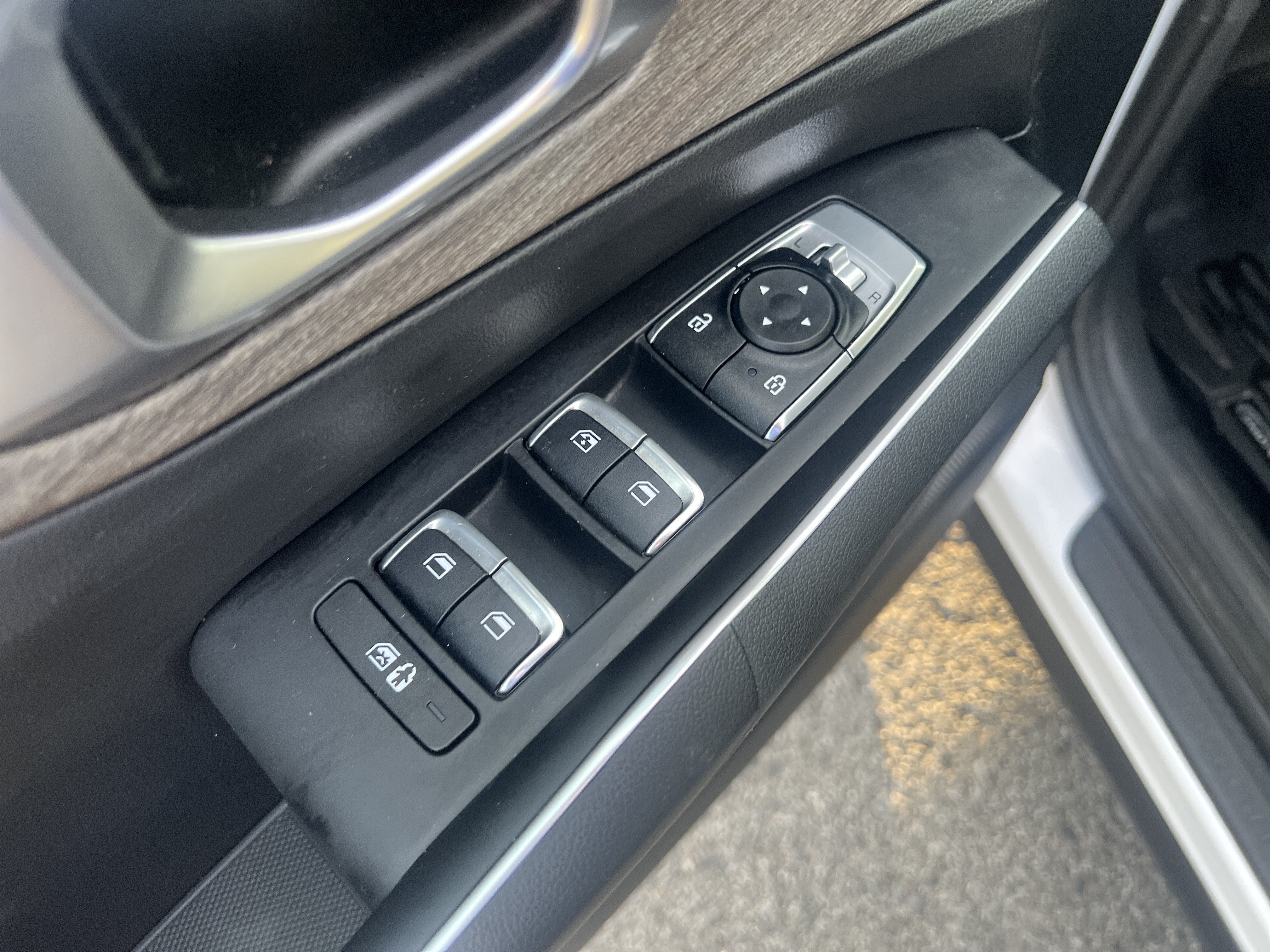 Used 2023 Kia Sorento S AWD/4WD image 16