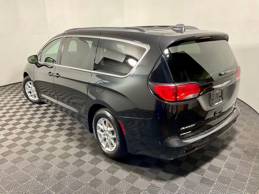 Used 2021 Chrysler Voyager Lxi image 10
