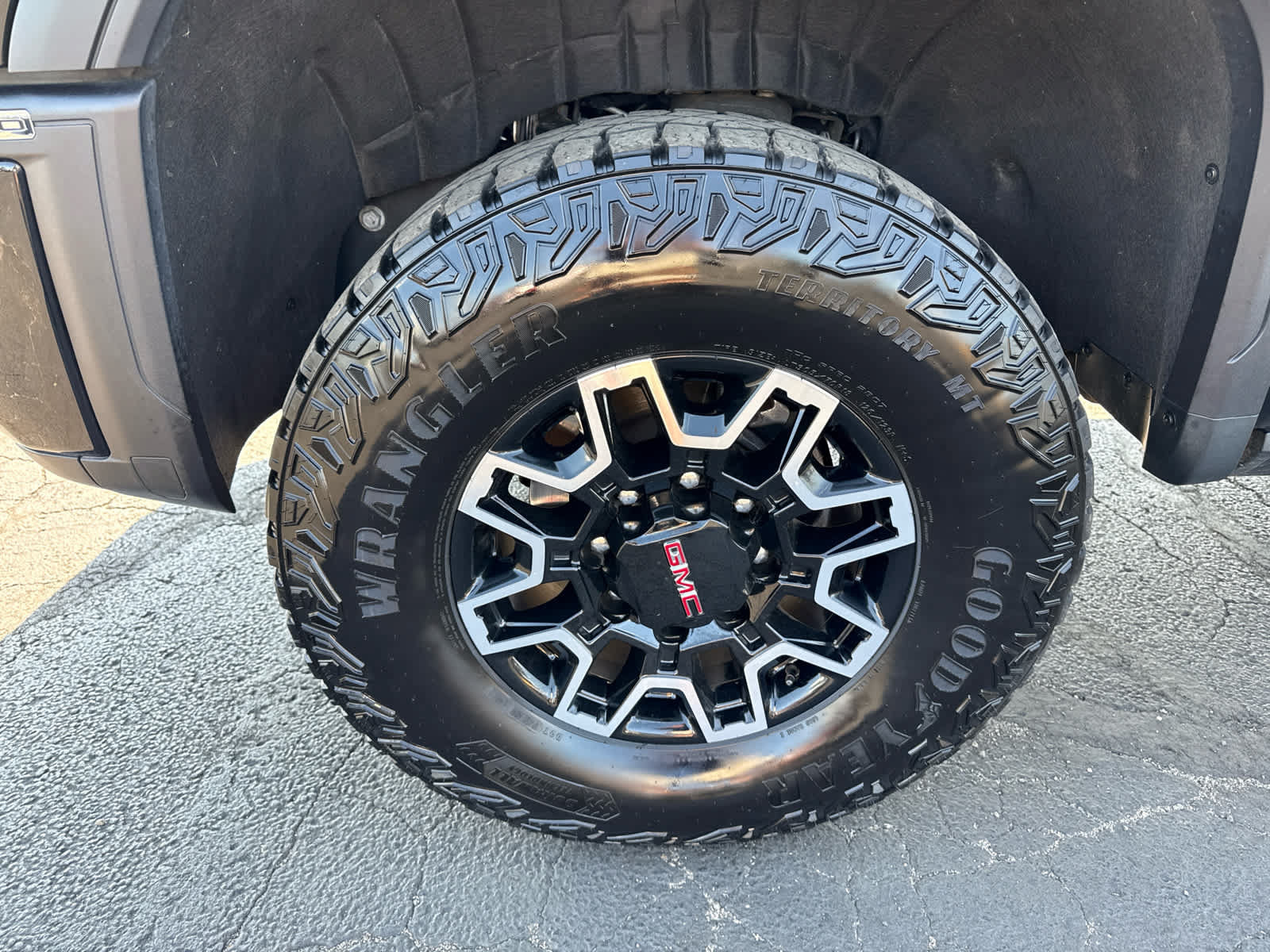 Certified 2024 GMC Sierra 2500 AT4X AWD/4WD image 9