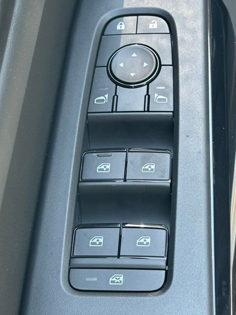 New 2025 Nissan Pathfinder SV w/ Cargo Package image 15