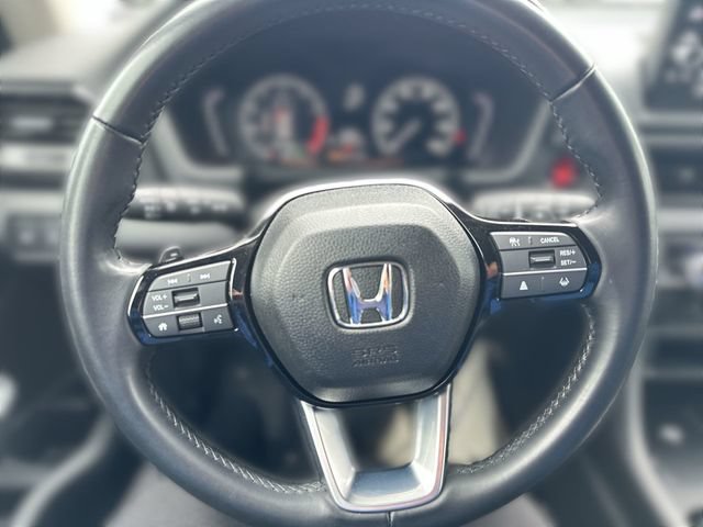 Used 2025 Honda Pilot Touring image 16