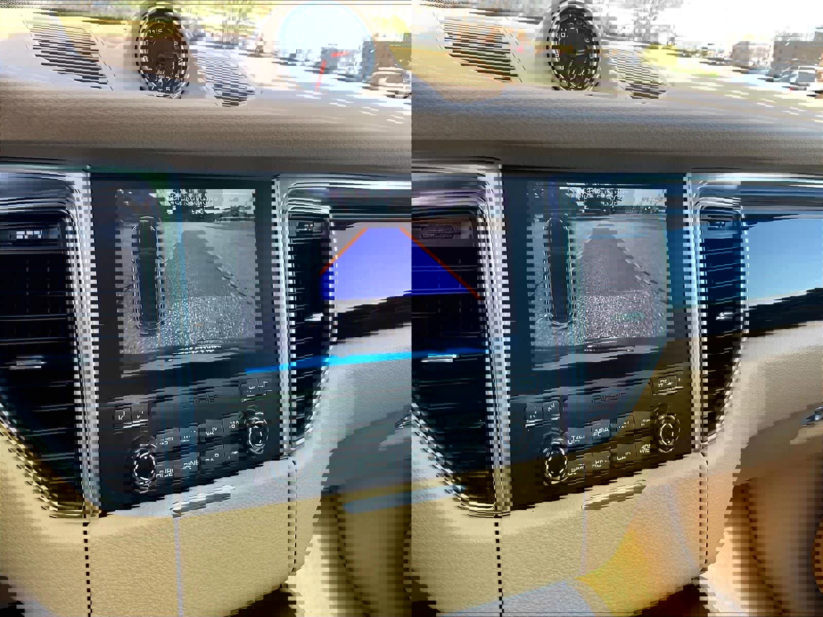 Used 2017 Porsche Macan S image 19