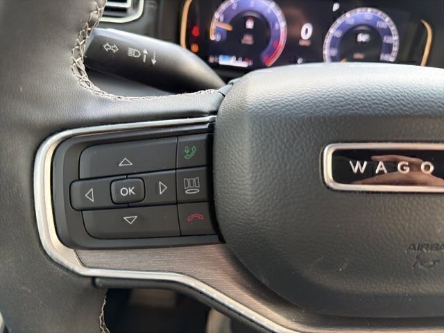 Used 2025 Jeep Wagoneer 4WD image 15