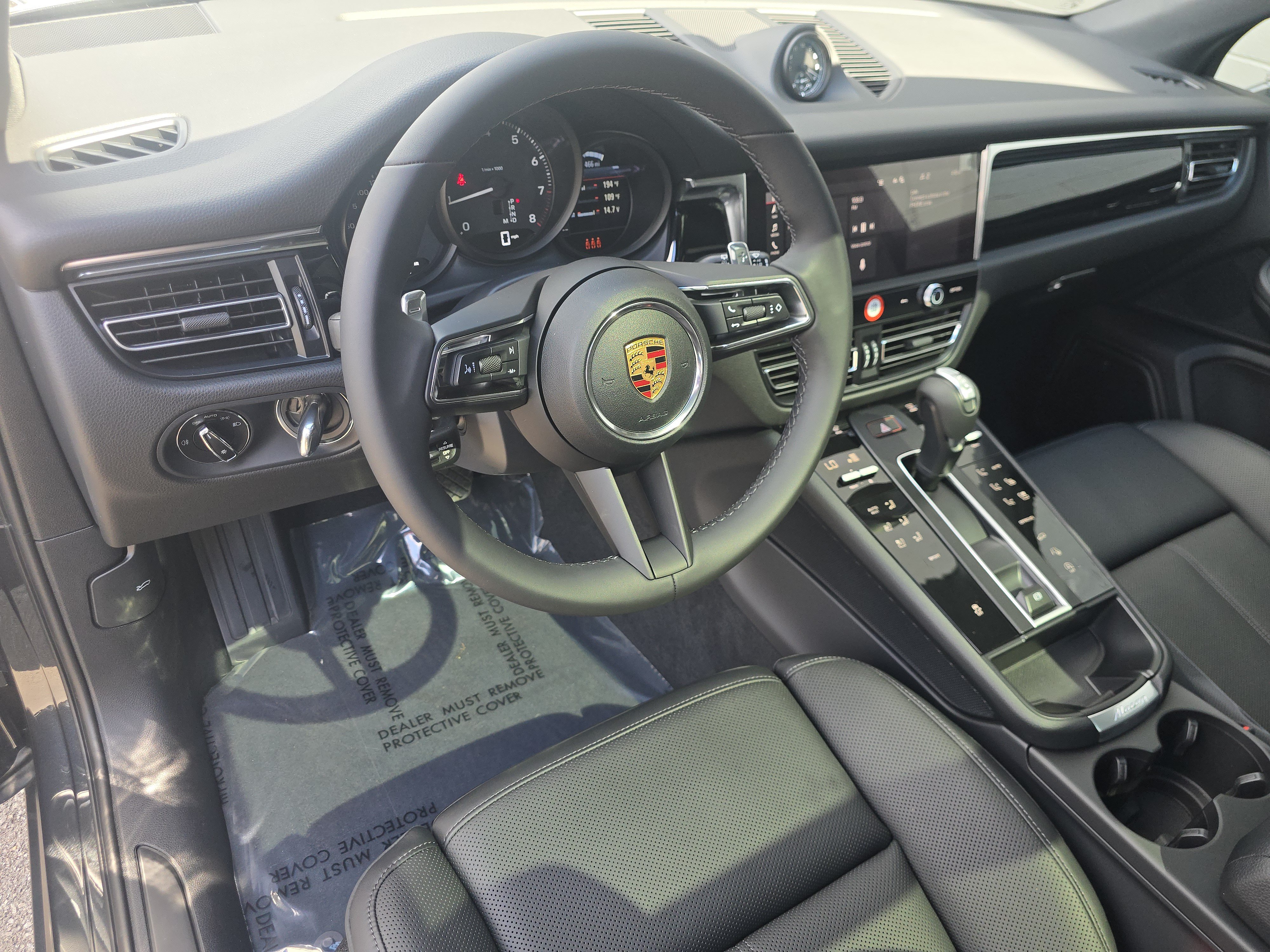 New 2026 Porsche Macan AWD/4WD image 4