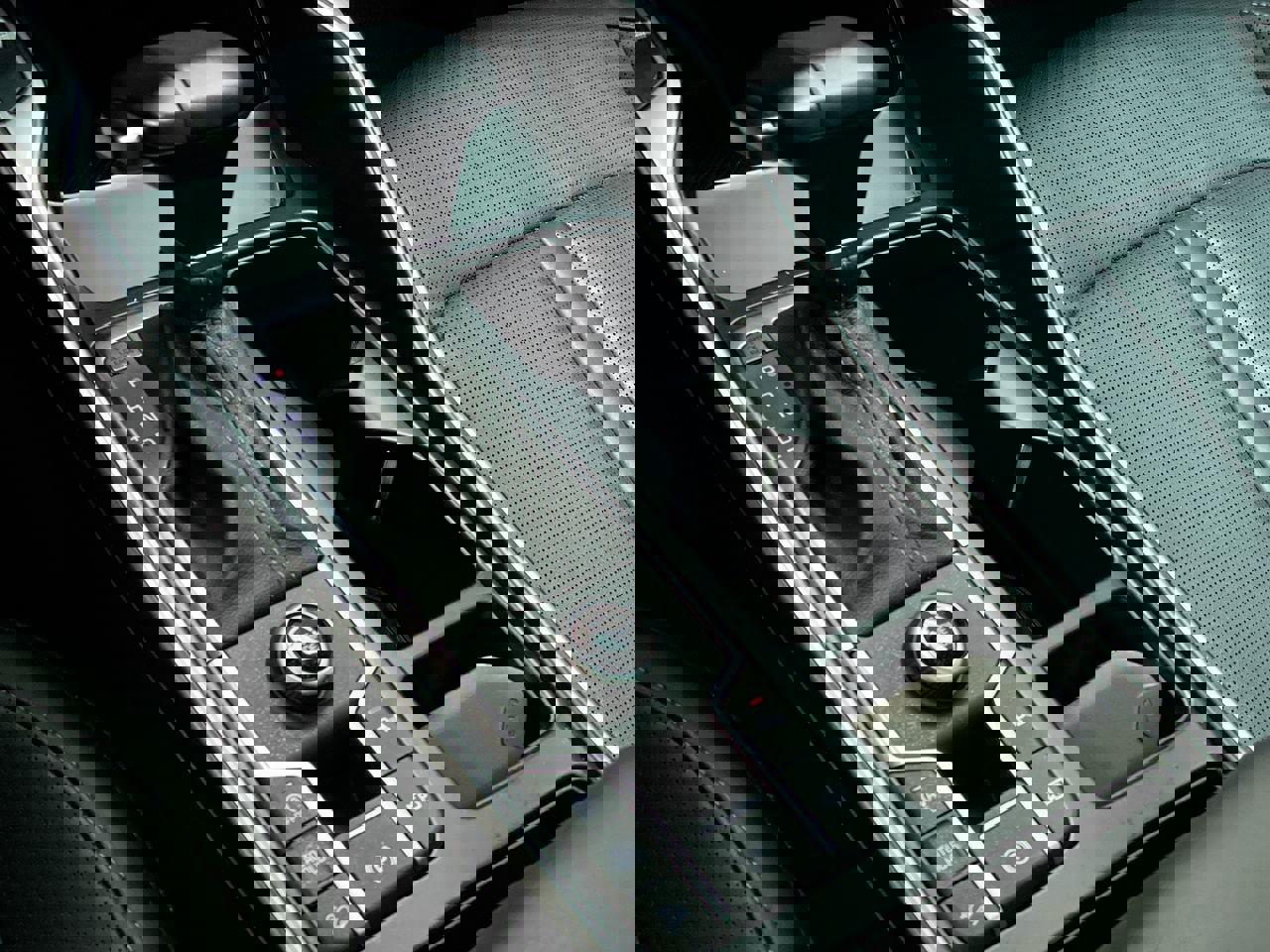 Certified 2025 Kia Sorento S w/ Panoramic Sunroof Package image 24