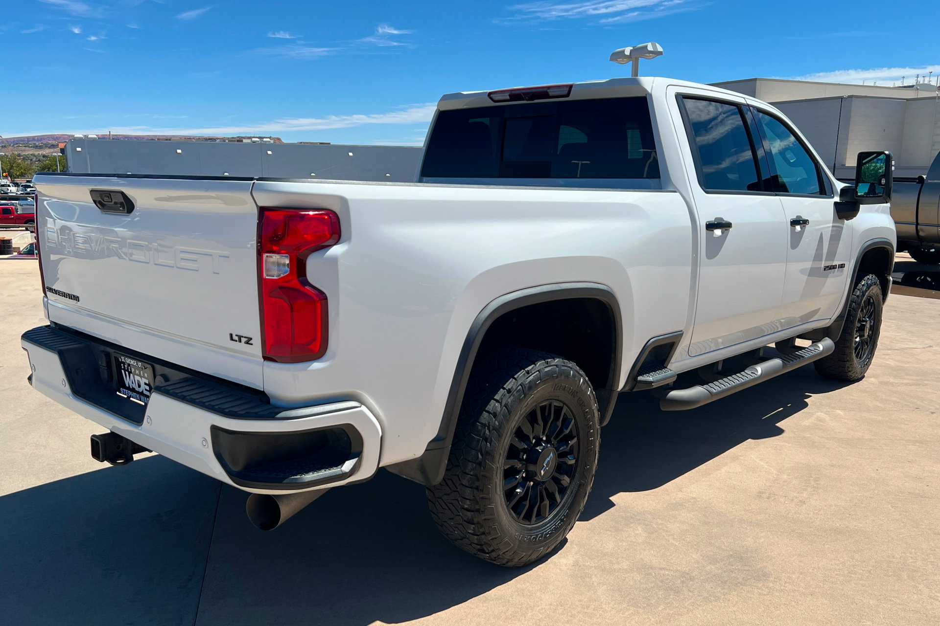 Used 2022 Chevrolet Silverado 2500 LTZ w/ LTZ Plus Package AWD/4WD image 6