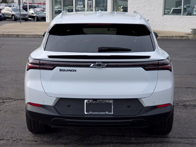 New 2026 Chevrolet Equinox EV LT w/ LPO, Blackout Package FWD image 20