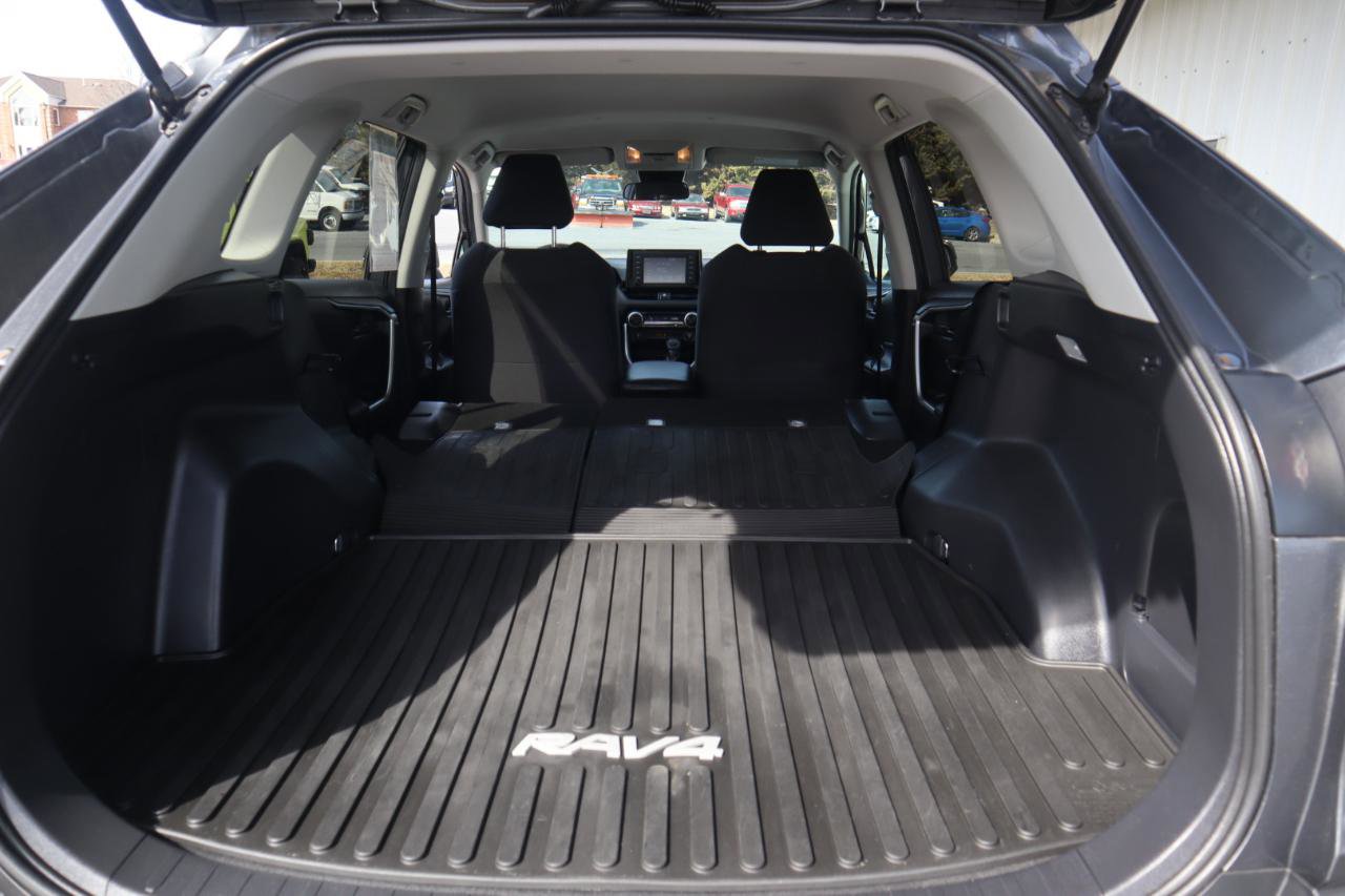 Used 2019 Toyota RAV4 LE w/ All Weather Liner Package AWD/4WD image 43