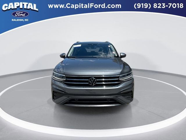 Used 2024 Volkswagen Tiguan SE FWD image 3