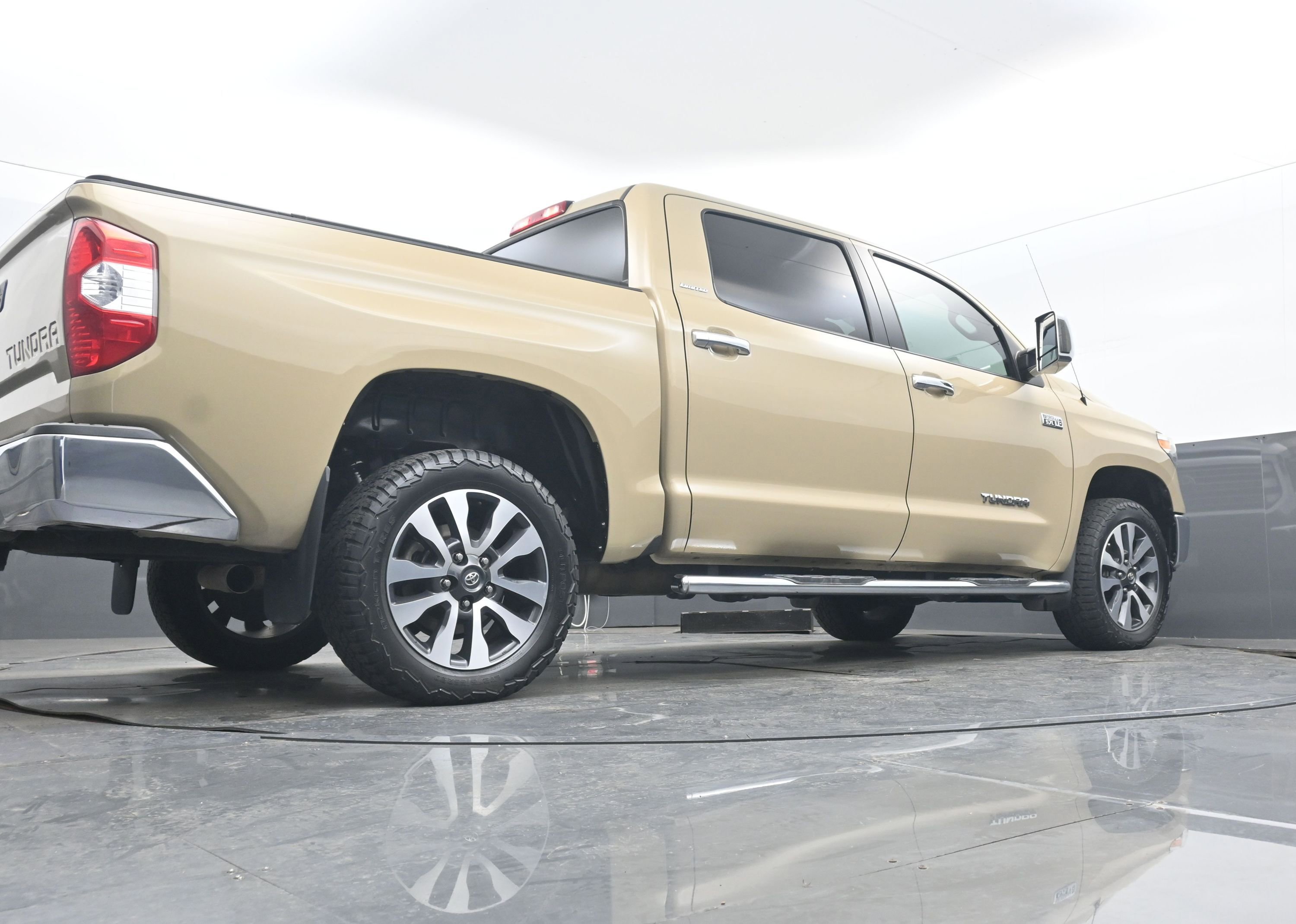Used 2019 Toyota Tundra Limited image 23