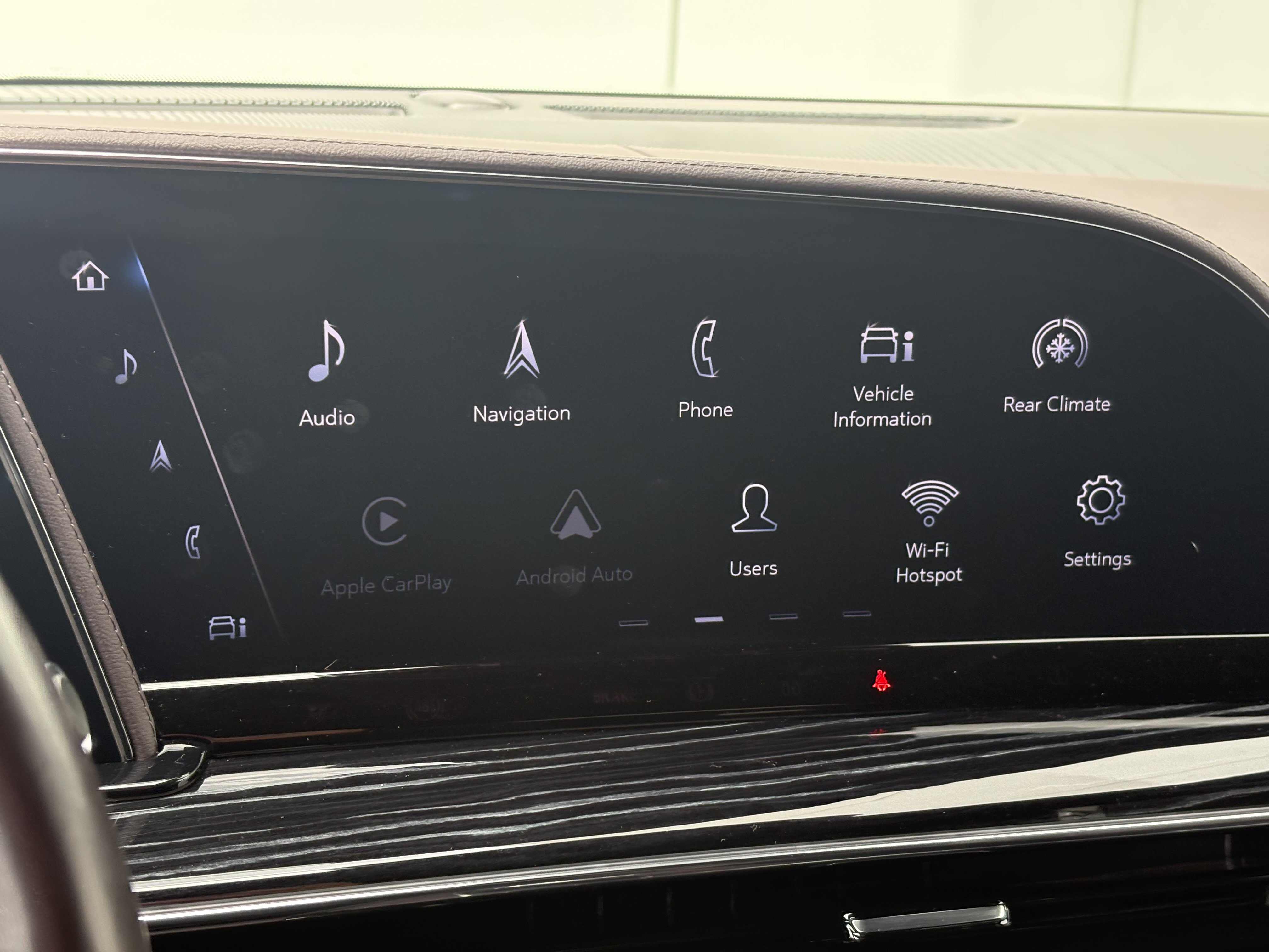 Certified 2023 Cadillac Escalade ESV V AWD/4WD image 26